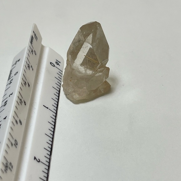 Mini Rutile in Quartz raw point - Picture 6 of 16